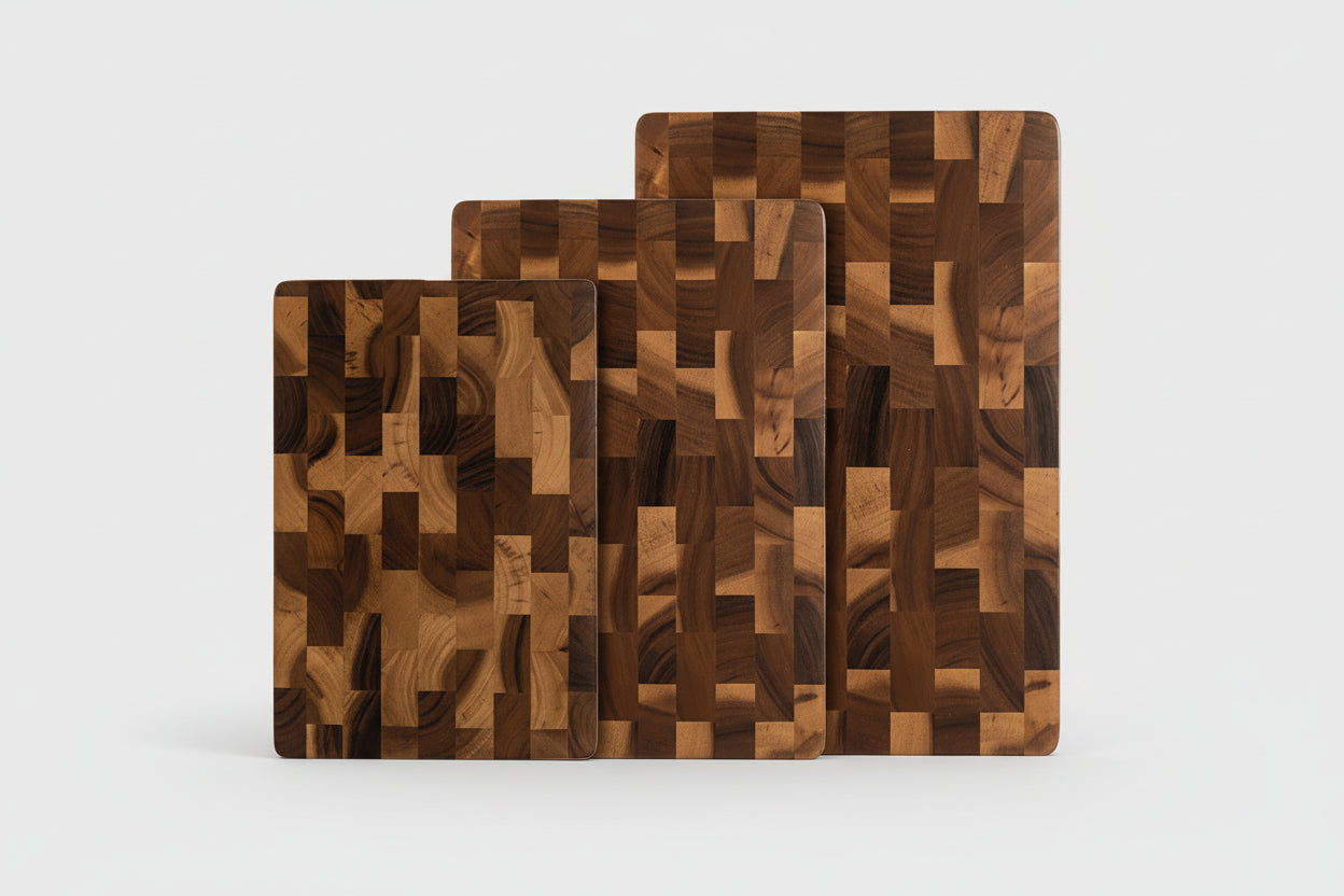 Planches à découper en bois massif et élégantes.
