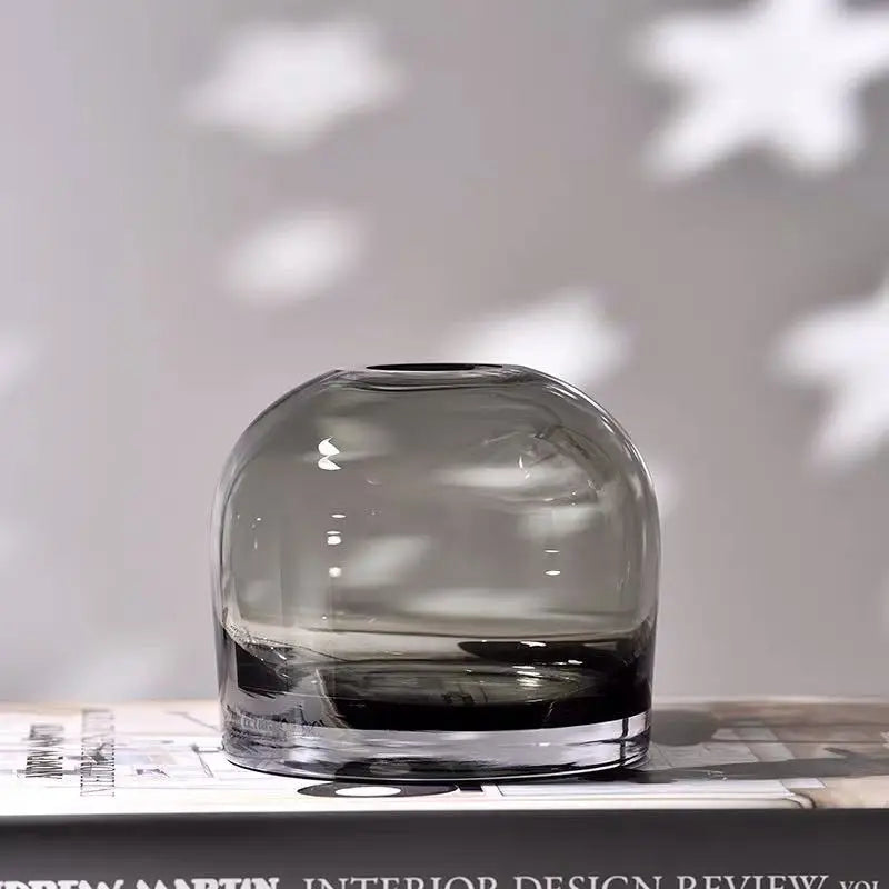 Vase en verre fumé