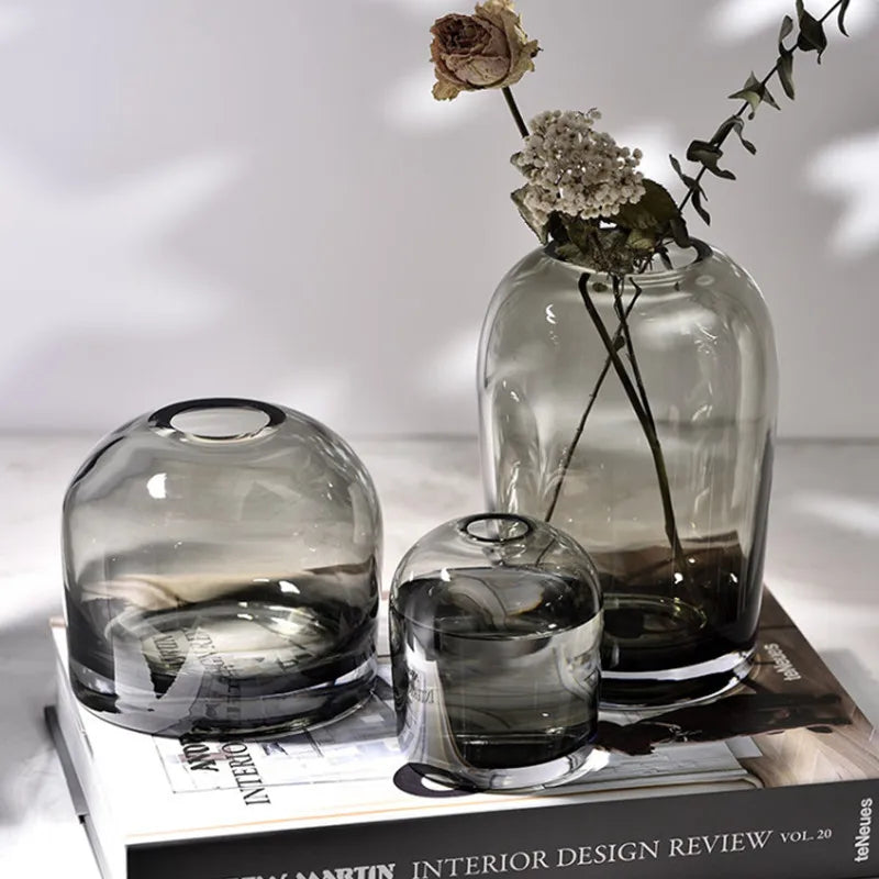 Vase en verre fumé